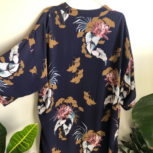 Minimum Botanical Kimono - Picture 3 of 4